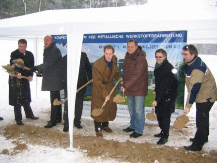 Erster Spatenstich für Ausbildungszentrum Varel Erster Spatenstich für Ausbildungszentrum Varel